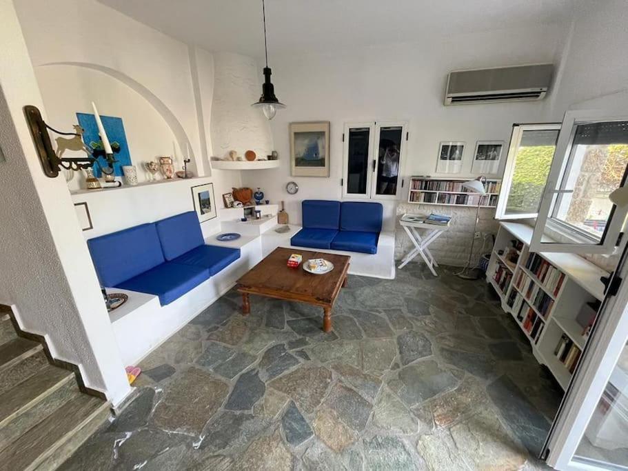 Familienfreundliches Fischerhaus Am Strand Porto Heli Exteriör bild