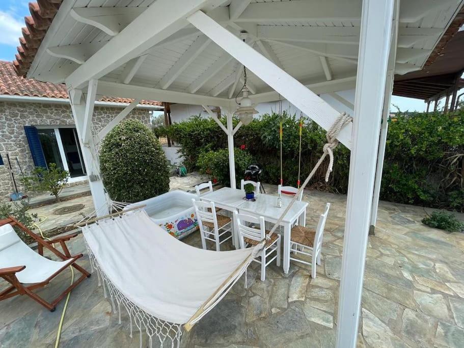 Familienfreundliches Fischerhaus Am Strand Porto Heli Exteriör bild