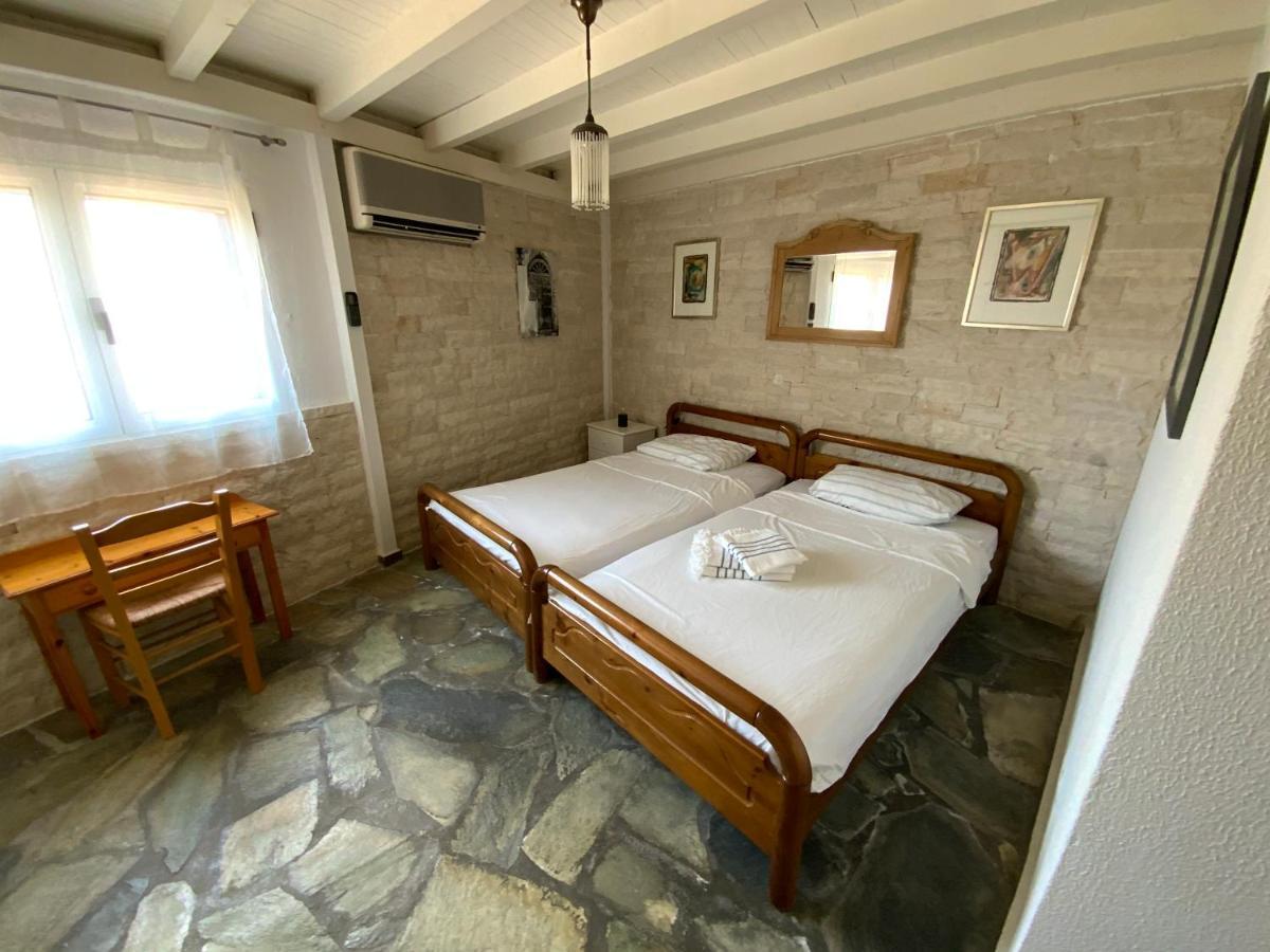 Familienfreundliches Fischerhaus Am Strand Porto Heli Exteriör bild